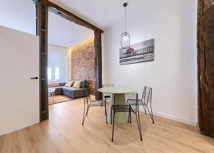 Artekale & Pintxos In Old Town