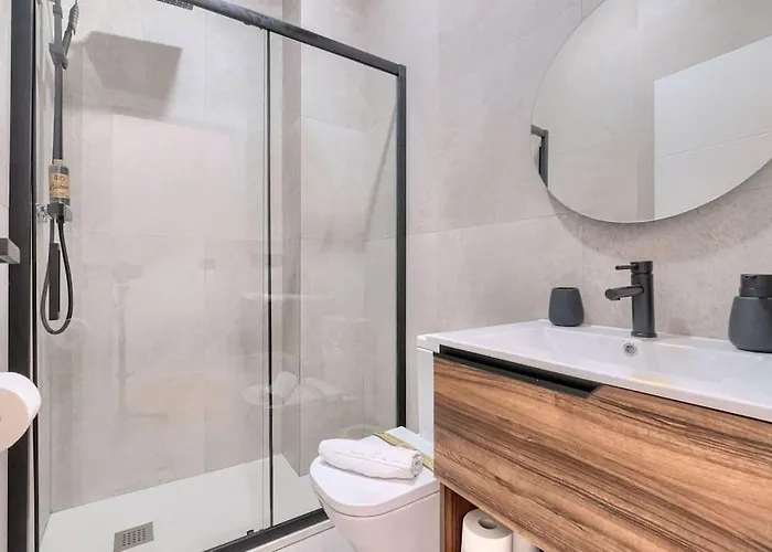 Artekale & Pintxos In Old Town Bilbao